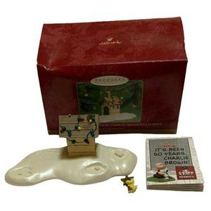 Hallmark Peanuts Woodstock on Doghouse Plastic Display First in Collection of 5